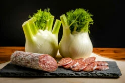 Fleisch- & Wurstwaren Verkäufe -Fleisch- & Wurstwaren Verkäufe Femchelsalami geschnitten