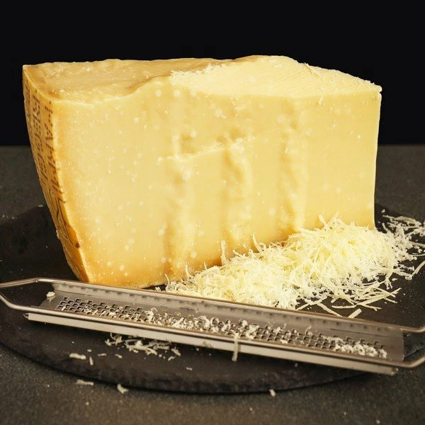 Parmesan, Parmigiano Reggiano DOP über 24 Monate Gereift - Caseificio 4 Madonne 2 Parmesan, Parmigiano Reggiano DOP über 24 Monate Gereift - Caseificio 4 Madonne – Bild 2