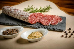 Fleisch- & Wurstwaren Verkäufe -Fleisch- & Wurstwaren Verkäufe Wildschweinsalami geschnitten